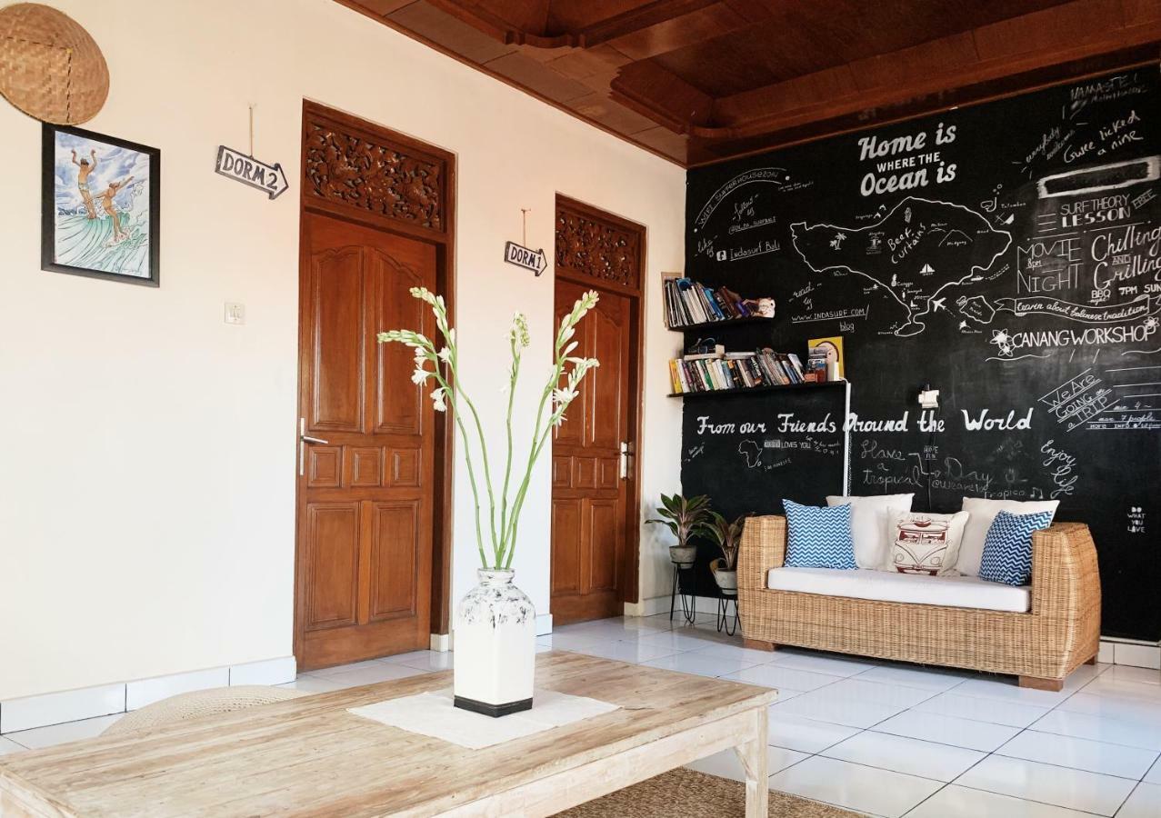 Отель Surfers House Кута Экстерьер фото